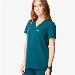 Figs Kade Cargo Pants SM and Figs Catarina One Pocket Scrub Top SM